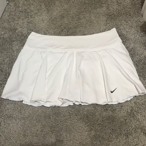 Nike - Women’s White Tennis Skirt (Medium)
